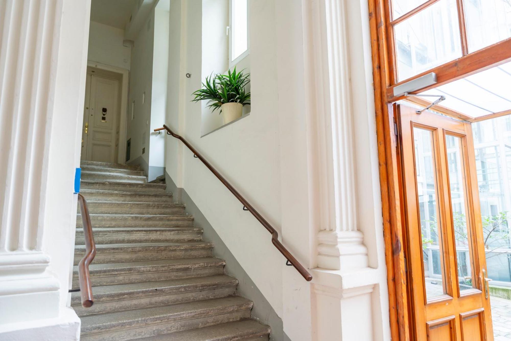 Belvedere Palace Apartment Вена Экстерьер фото